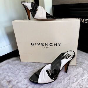 NWT GIVENCHY Nappa Leather Mule Twist slip on Sandals Black & White Sz 37 US 7